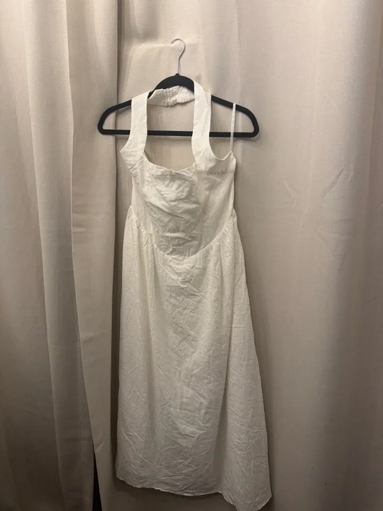 Showpo DANIELLA MAXI DRESS
Halter Neck A Line Dress In White NWT size 10 - Picture 4 of 7